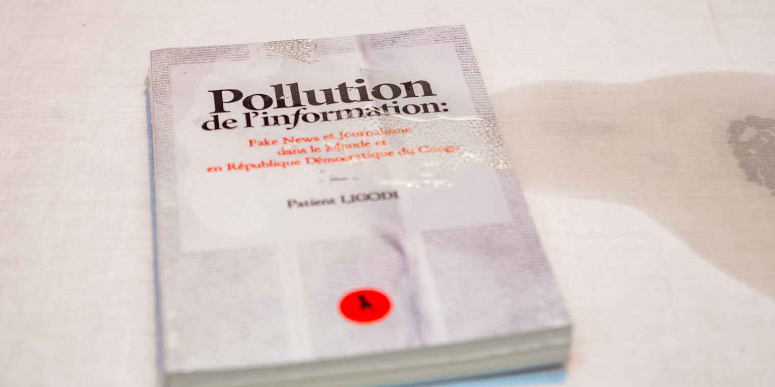 Lubumbashi : nouveau Book Club autour du livre «Pollution de l’information : Fake News et Journalisme dans le monde et en RDC »