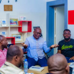 L'IA, opportunité ou menace pour le journalisme ? Un débat houleux au Book Club de Kinshasa News Lab